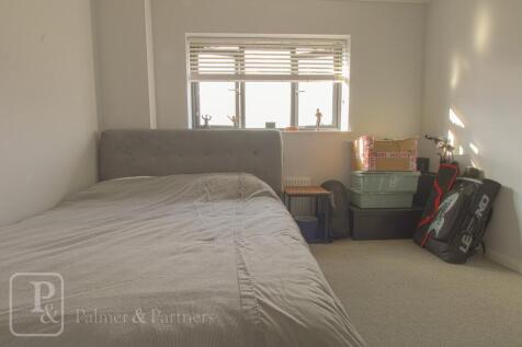 2nd Bedroom
