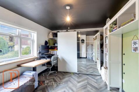 2nd Bedroom
