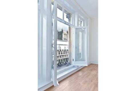 Juliette Balcony