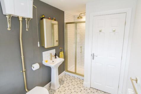 Bathroom Photo 2