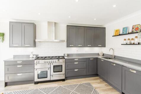 (Kitchen Area Photo)