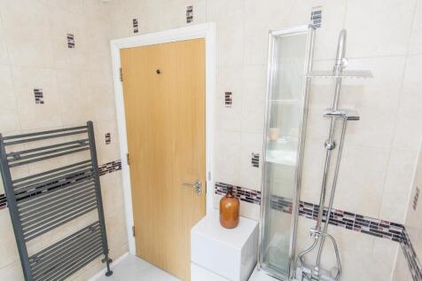 Bathroom Photo 2