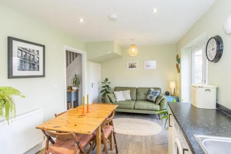 Dining &amp; Family Area