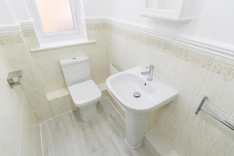 En-suite Photo Two