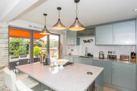 Open Plan Breakfast Kitchen