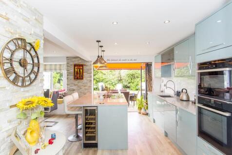 Kitchen Photo 2