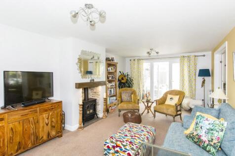 Living Room Photo 2