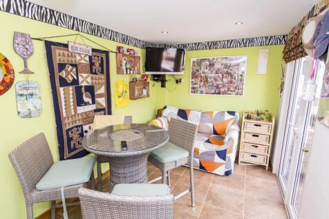 Garden Bar Photo 2