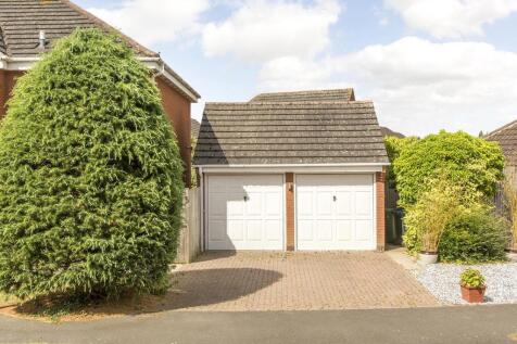 Double Garage/ Store &amp; Parking