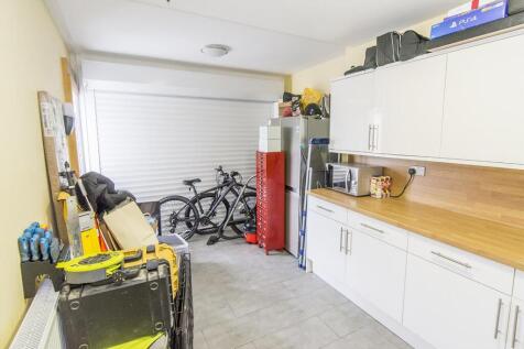 Garage / Utility Room