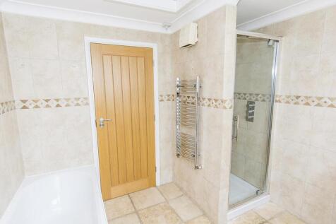 Bathroom Photo 2