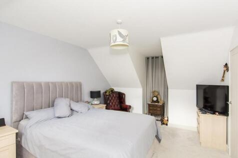 (Bedroom One Photo Two)