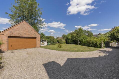 Double Garage &amp; Parking