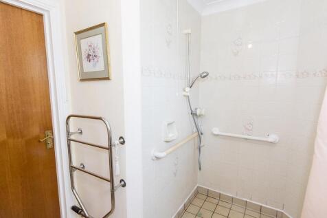 Annexe Shower Room (Photo Two)