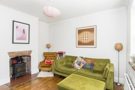 Lounge Photo 2
