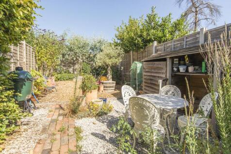 Garden ( Photo 3 )