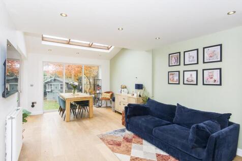 Family &amp; Dining Room