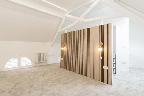 Bedroom/Landing Area