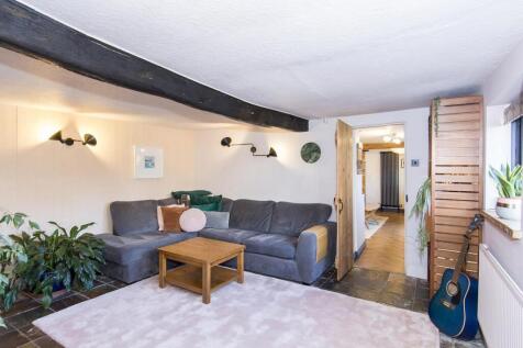 Sitting Room Photo 3