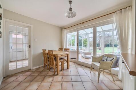 Dining Kitchen Photo 3