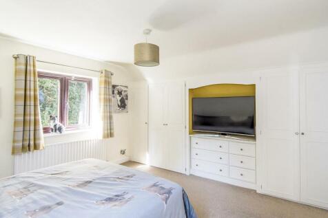 Mater Bedroom Photo Two