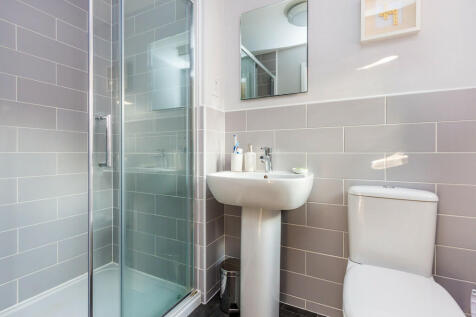 Ensuite shower ro...