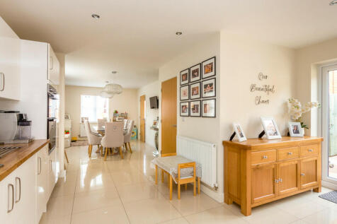 Kitchen/dining ro...