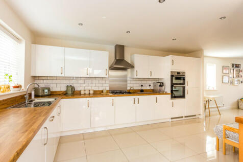 Kitchen/dining ro...