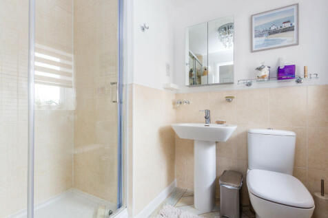 Ensuite shower ro...