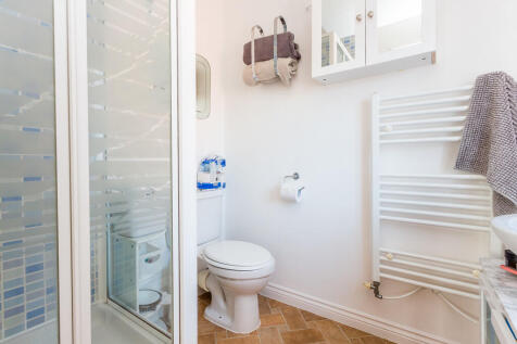 Ensuite shower ro...