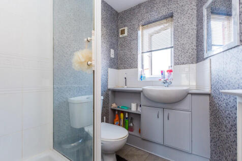 Ensuite shower ro...