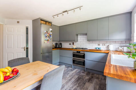 Kitchen/Breakfast...