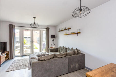 Lounge/Dining Roo...