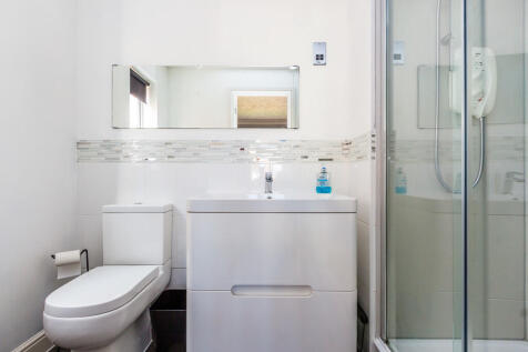 Ensuite shower ro...