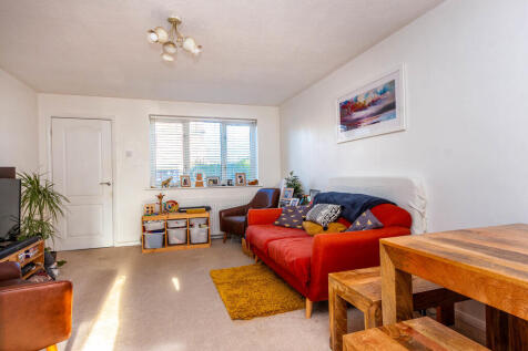 Lounge/dining roo...