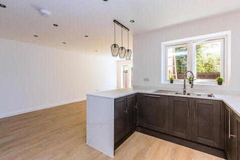 Kitchen/dining/fa...