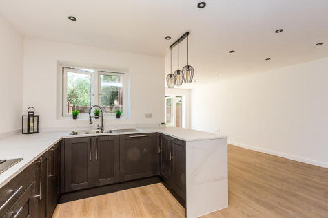 Kitchen/dining/fa...