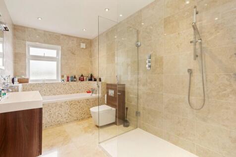 En Suite Bathroom