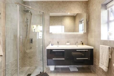 Bed 1 En Suite