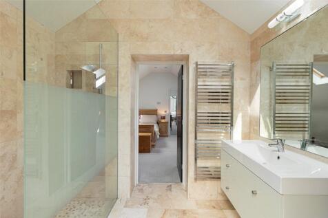 Bed 2 En Suite