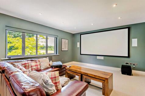 Cinema Room/Bed 4
