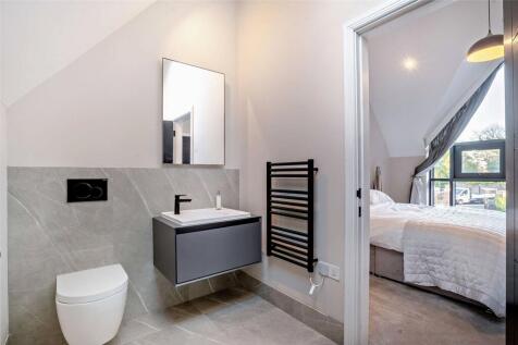 Bed 4 En Suite
