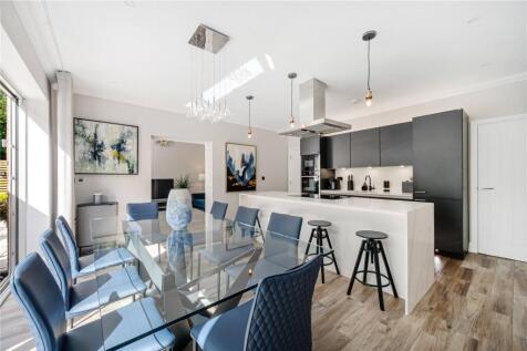 Kitchen dining