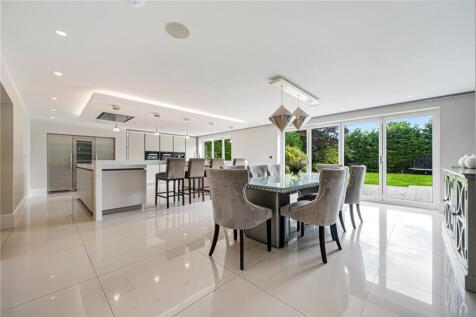 Kitchen/Dining Area