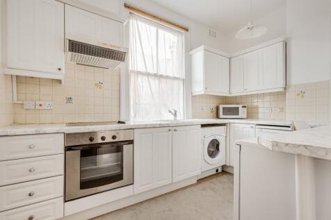 property in Ellerker Gardens, 
Richmond, TW10