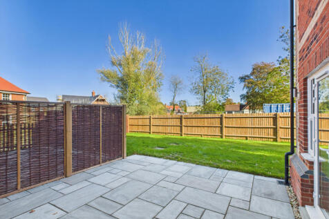 CAM05449G0-PR0035-STILL004