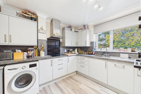 CAM05449G0-PR0039-STILL008