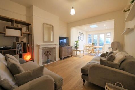 LOUNGE-KITCHEN-DI...