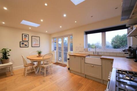 LOUNGE-KITCHEN-DI...