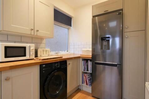 LOUNGE-KITCHEN-DI...